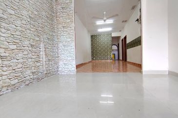 Jalan Suasana, Bandar Tun Hussein Onn