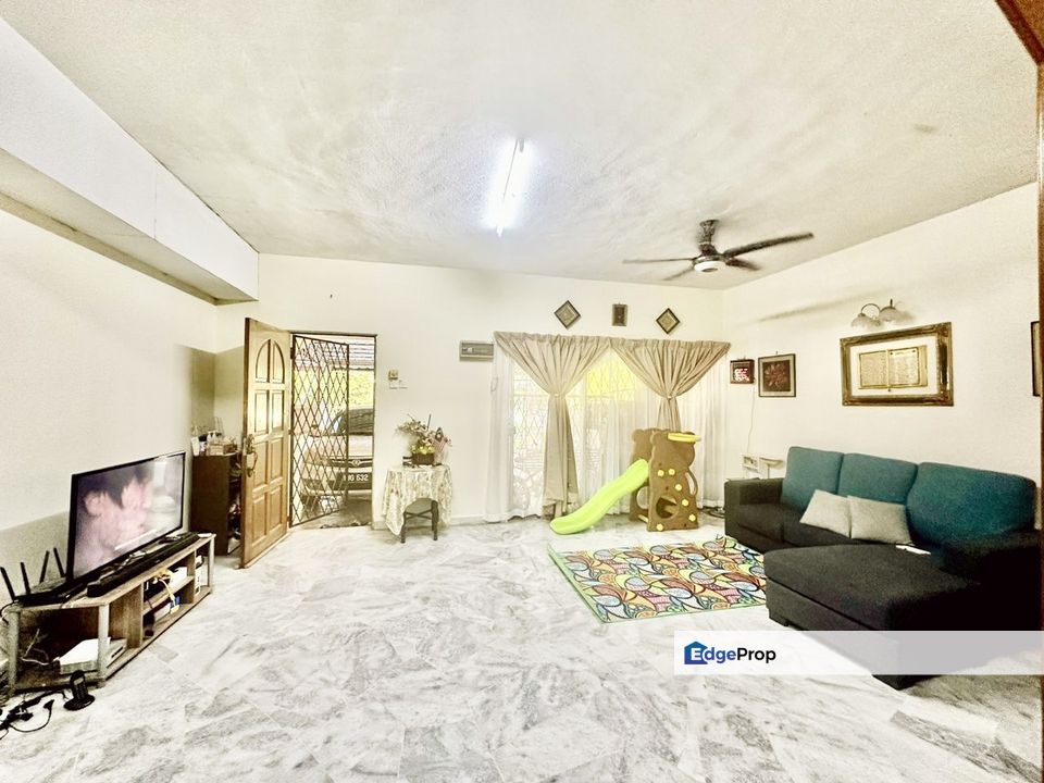 Double Storey House Taman Universiti Indah  for sale, Selangor, Seri Kembangan