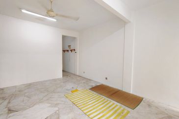 Kekwa Apartment @ Putra Perdana