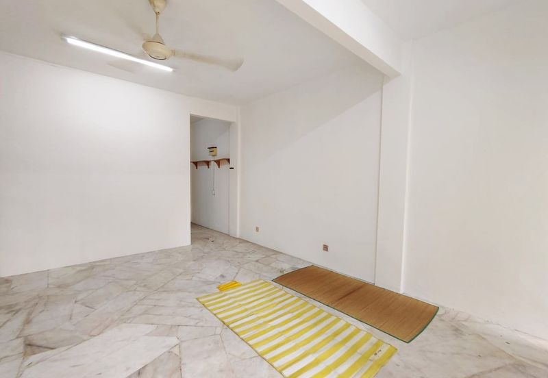 Kekwa Apartment @ Putra Perdana