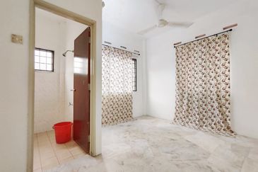 Kekwa Apartment @ Putra Perdana