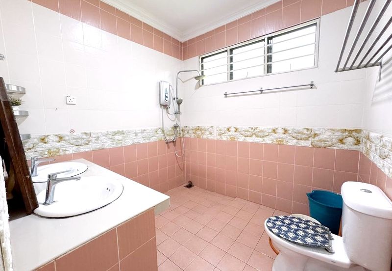 Puncak Pinggiran Putra