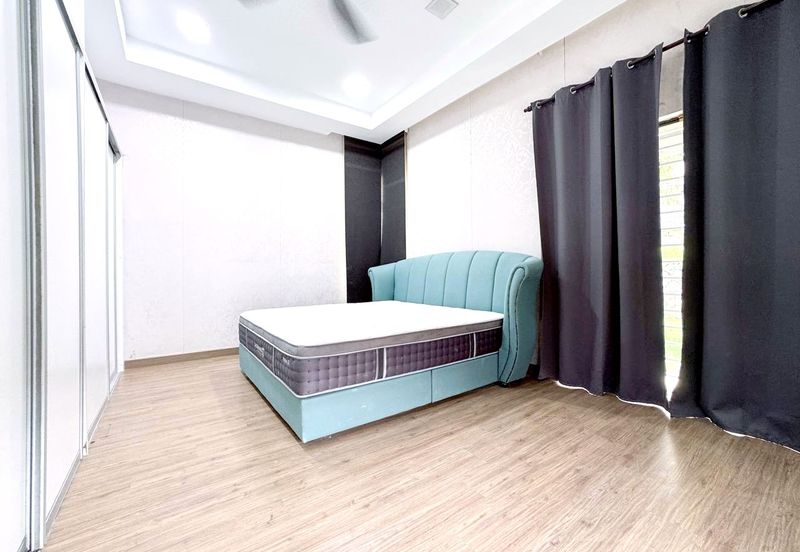 Puncak Pinggiran Putra