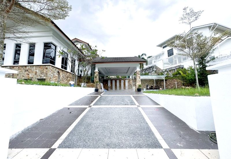 Puncak Pinggiran Putra