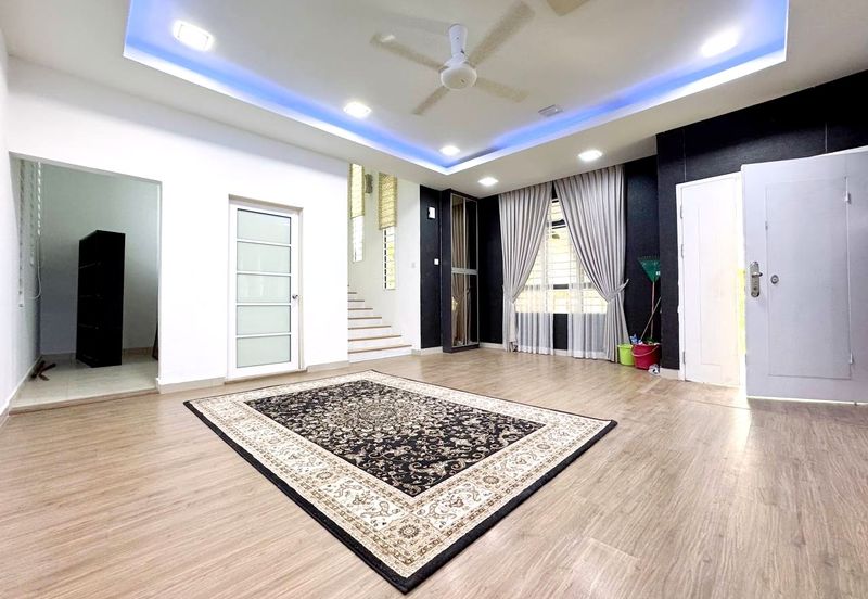 Puncak Pinggiran Putra