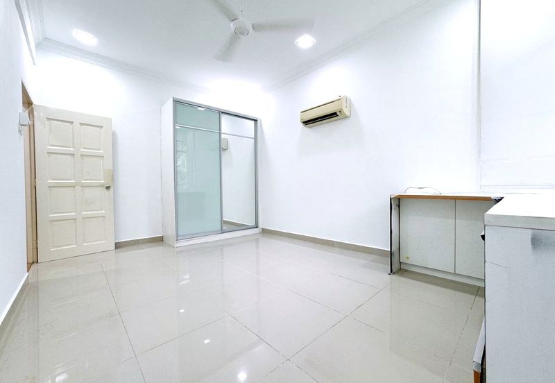 Puncak Pinggiran Putra