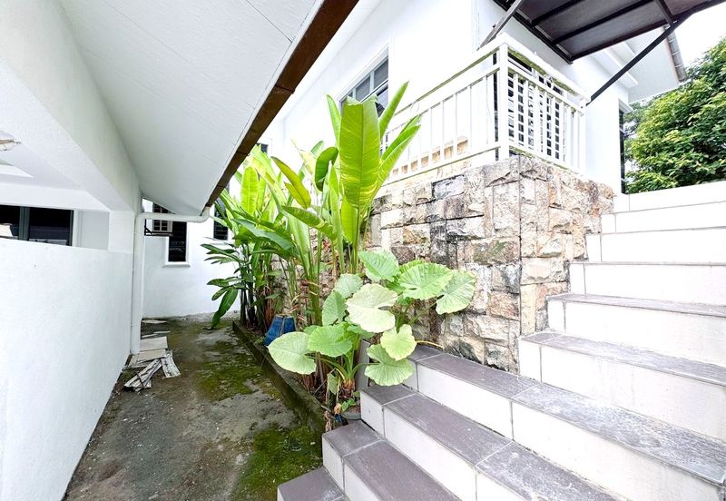 Puncak Pinggiran Putra