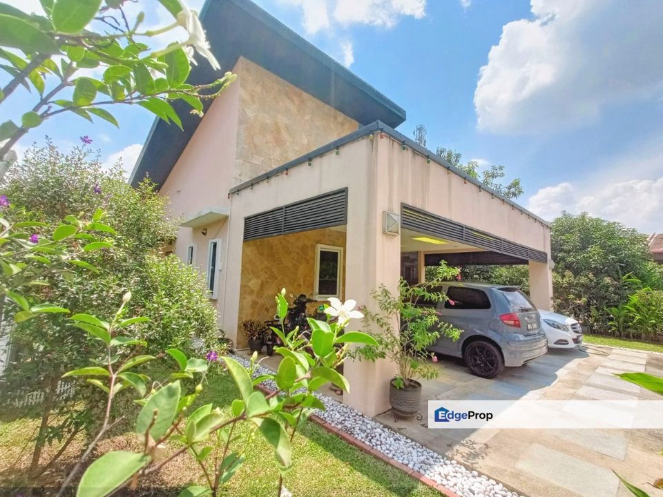 Beautiful 1.5 Sty Individual Design Bungalow @ Bangi Villa for sale, Selangor, Bangi