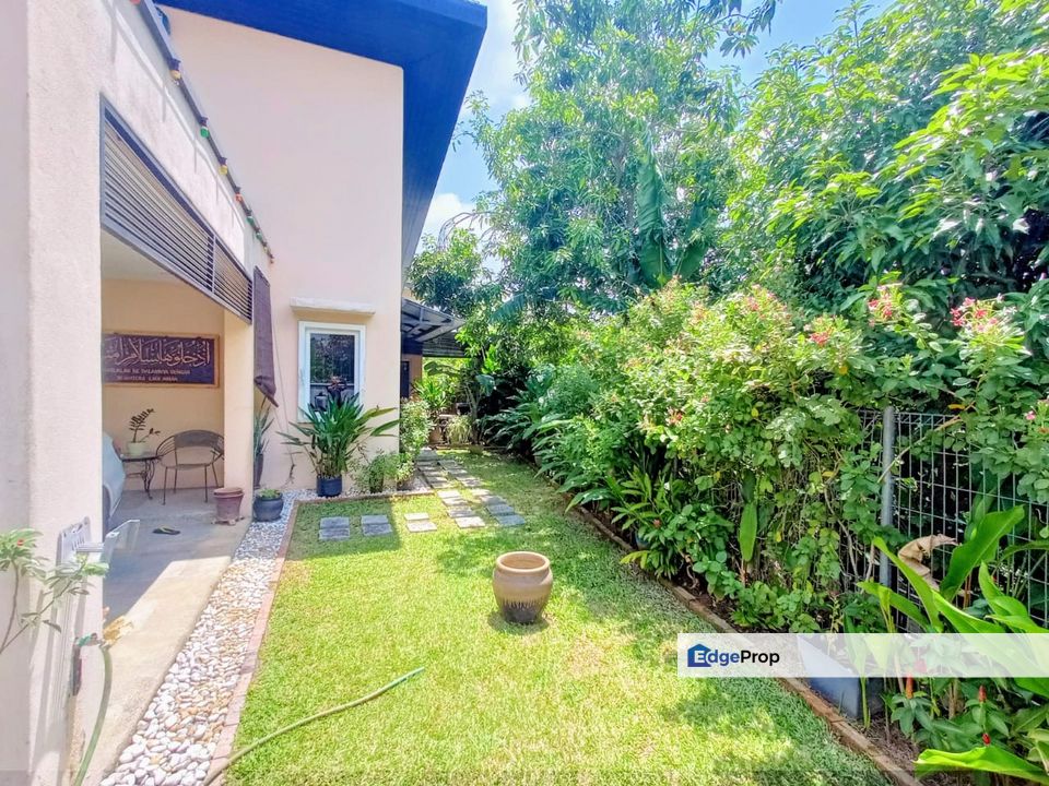 Beautiful 1.5 Sty Individual Design Bungalow @ Bangi Villa for sale, Selangor, Bangi