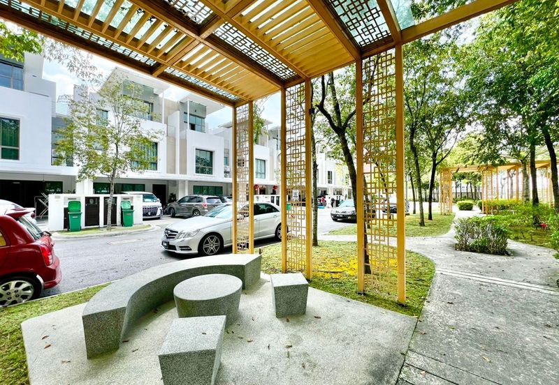 Lake Point Residence