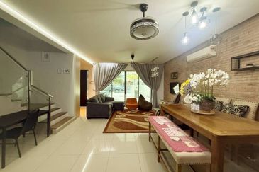 Lake Point Residence