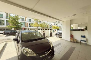 Lake Point Residence