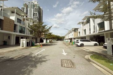 Lake Point Residence