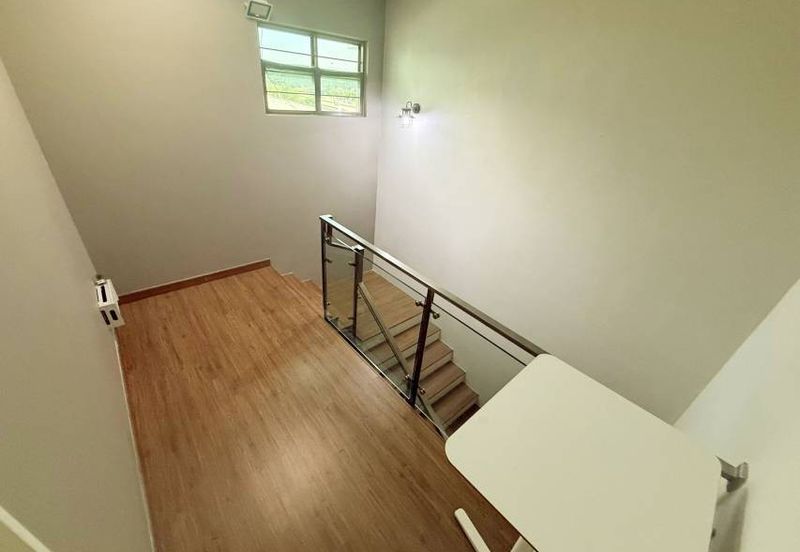 Lake Point Residence