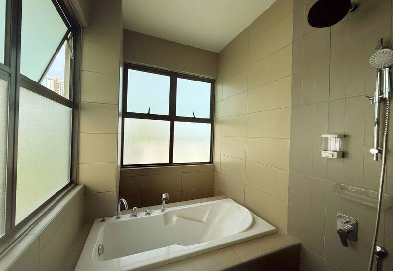 Lake Point Residence