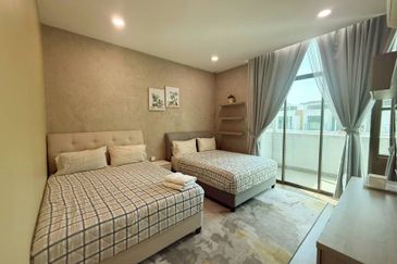 Lake Point Residence