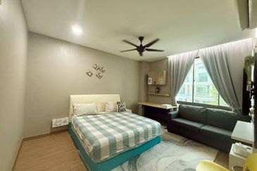 Lake Point Residence