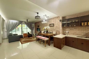 Lake Point Residence