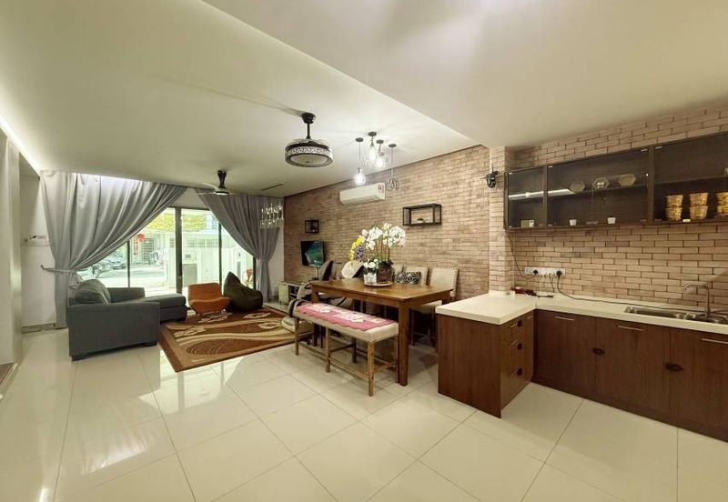 Lake Point Residence