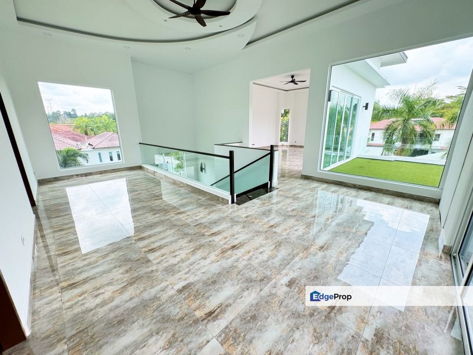 PRIVATE LIFT New 3 Storey Bungalow Equine Park Seri Kembangan FOR SALE, Selangor, Seri Kembangan