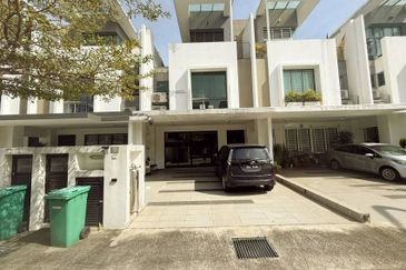 Lake Point Residence