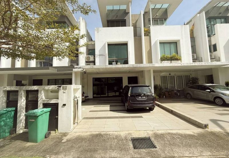 Lake Point Residence