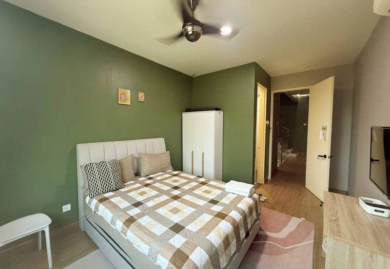 Lake Point Residence