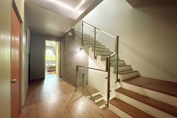 Lake Point Residence