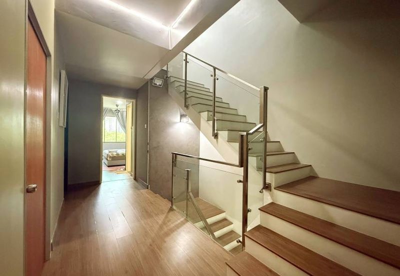 Lake Point Residence