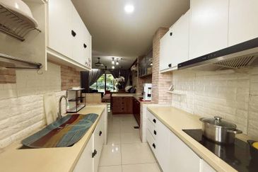 Lake Point Residence