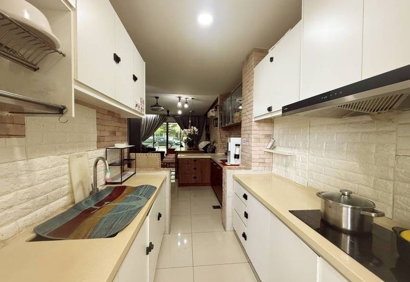 Lake Point Residence