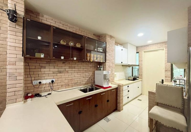 Lake Point Residence