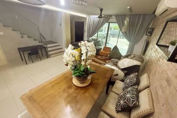 Lake Point Residence