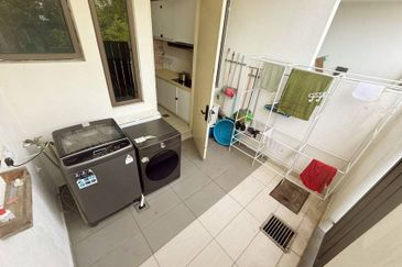 Lake Point Residence