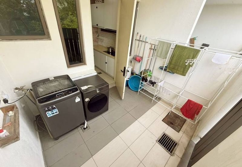 Lake Point Residence