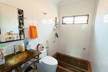 Taman Tasik Semenyih (Lake Residence)