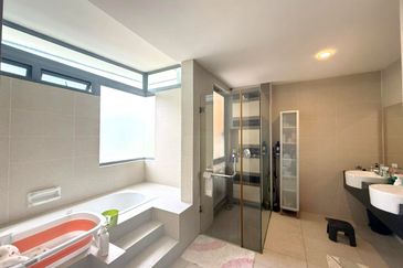 Bangi Lakehill Villas