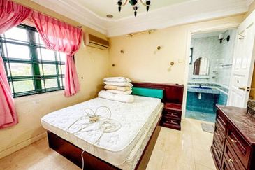 Taman Lembah Keramat AU5