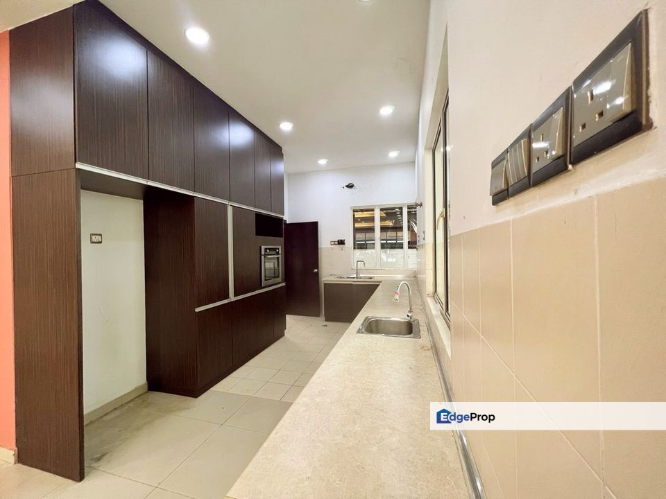 3 STOREY BUNGALOW KEMUNING RESIDENCE SHAH ALAM FOR SALE, Selangor, Shah Alam