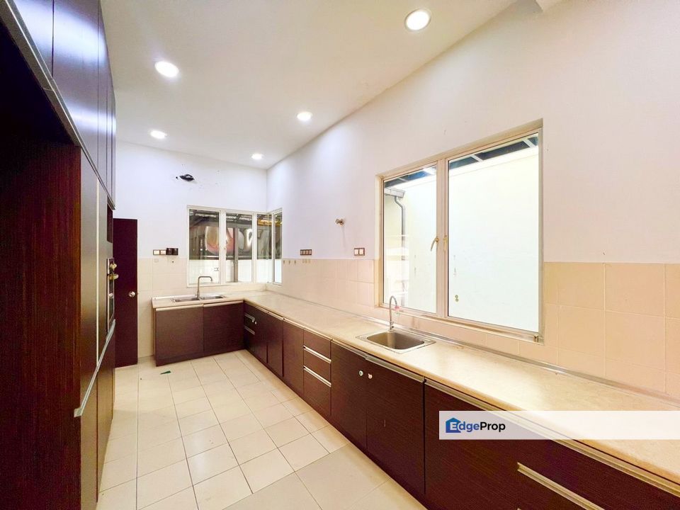 3 STOREY BUNGALOW KEMUNING RESIDENCE SHAH ALAM FOR SALE, Selangor, Shah Alam