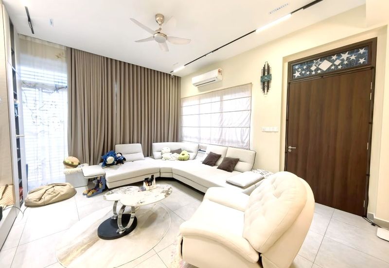 Three Storey Mulia Residence Cyberjaya FOR SALE