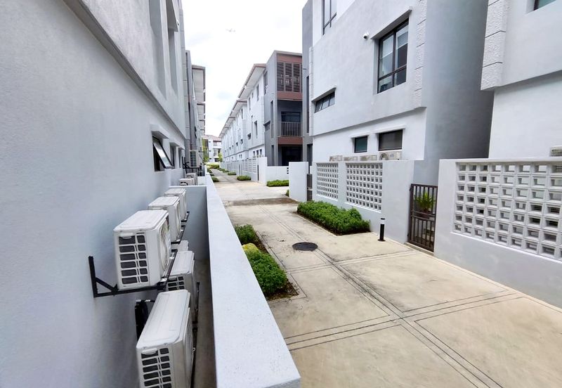 Three Storey Mulia Residence Cyberjaya FOR SALE