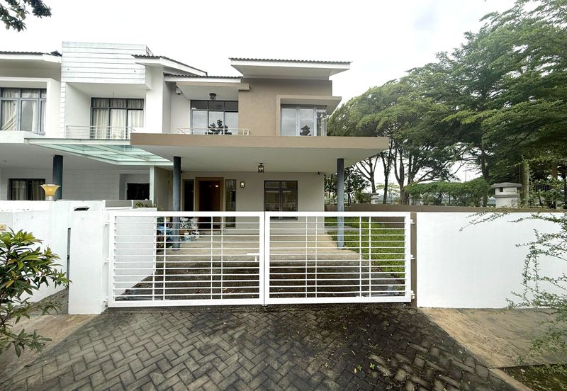 Summerglades, Perdana Lakeview West