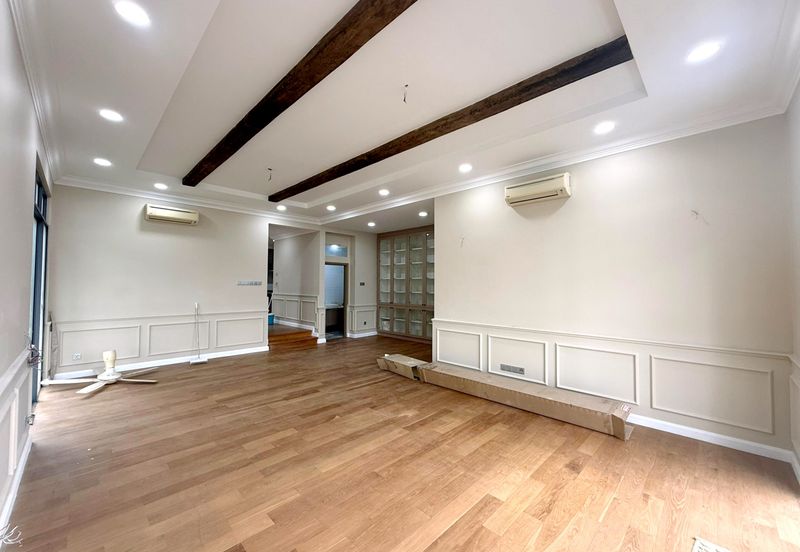 Summerglades, Perdana Lakeview West