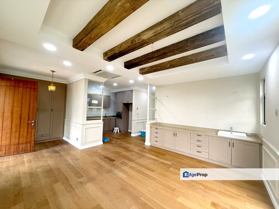 Corner Lot Superlink with Breathtaking Lake View, Selangor, Cyberjaya