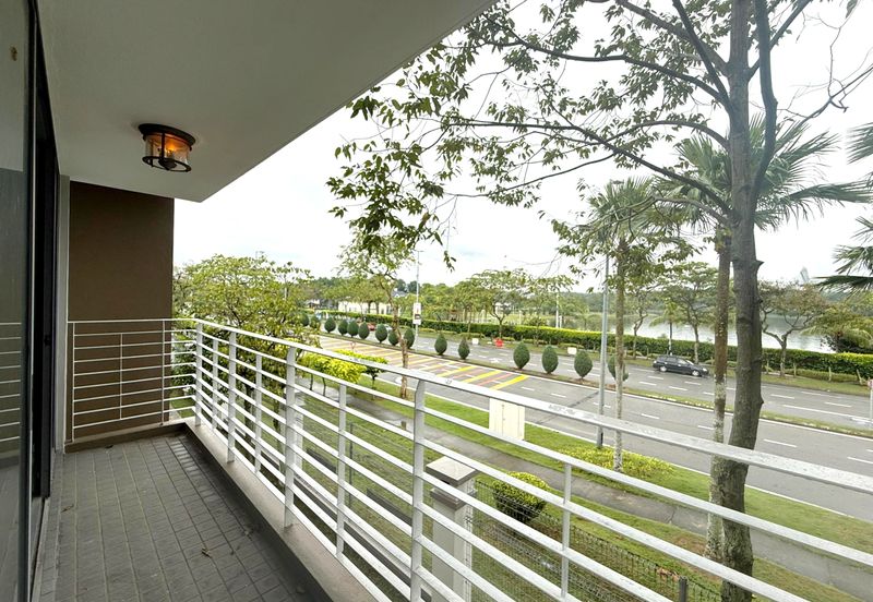 Summerglades, Perdana Lakeview West
