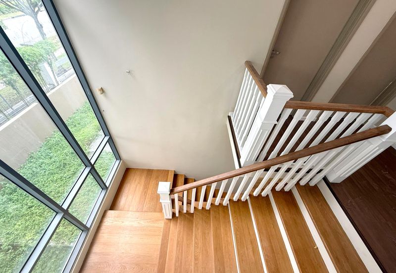 Summerglades, Perdana Lakeview West