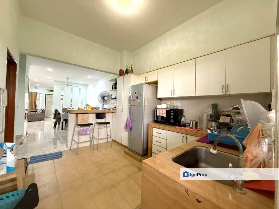 TERMURAH End lot Double Storey House at Bandar Nusaputra for sale, Selangor, Puchong South