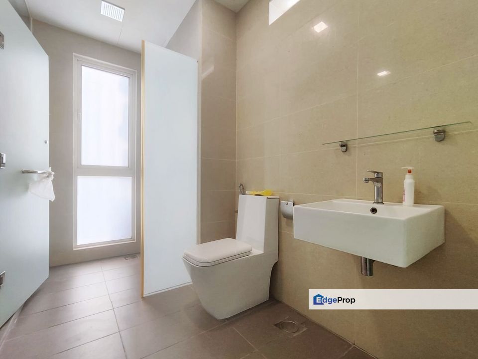 Triple Storey Zero Lot Bungalow Lakefront Villa Cyber for sale, Selangor, Cyberjaya