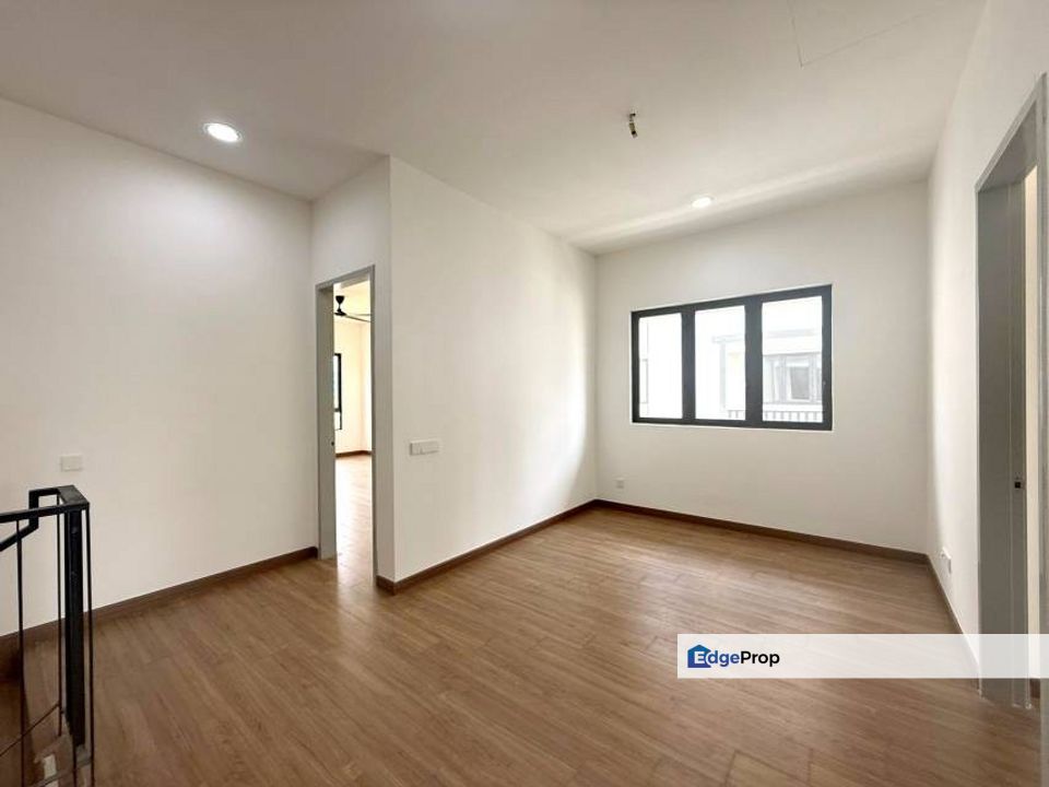 Facing Lake View 2 Semi D Sejati Lakeside 2 Cyberjaya for sale, Selangor, Cyberjaya